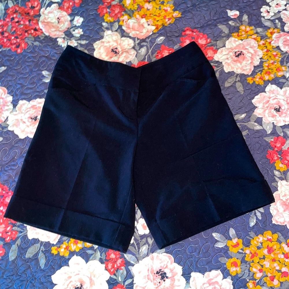 White House| Black Market size 2 dress shorts